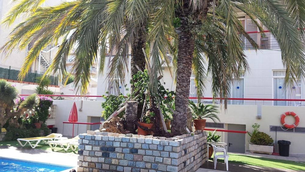 Mar Blau Apartamentos Calella Kültér fotó